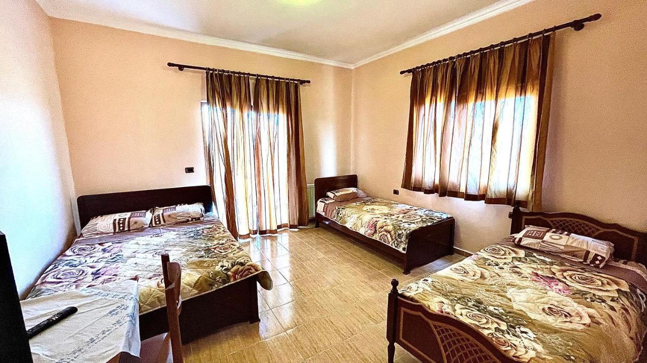 Hotel Paradise Bilisht ภายนอก รูปภาพ