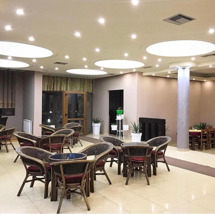 Hotel Paradise Bilisht ภายนอก รูปภาพ