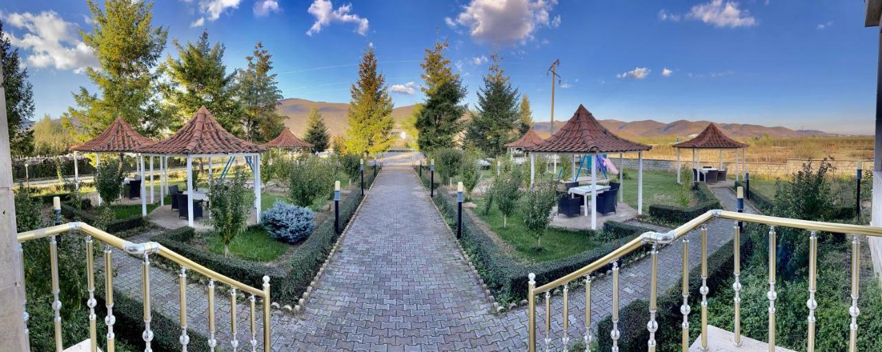 Hotel Paradise Bilisht ภายนอก รูปภาพ