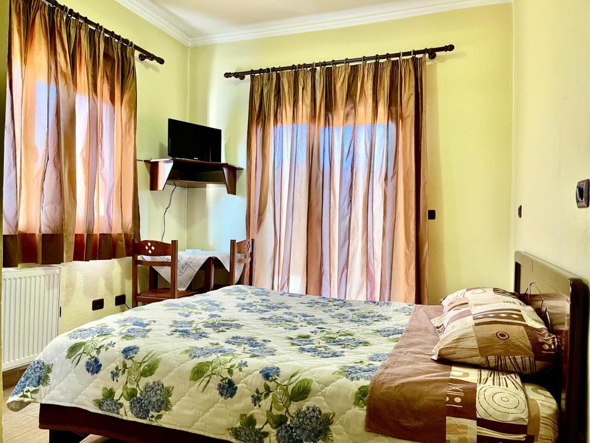 Hotel Paradise Bilisht ภายนอก รูปภาพ