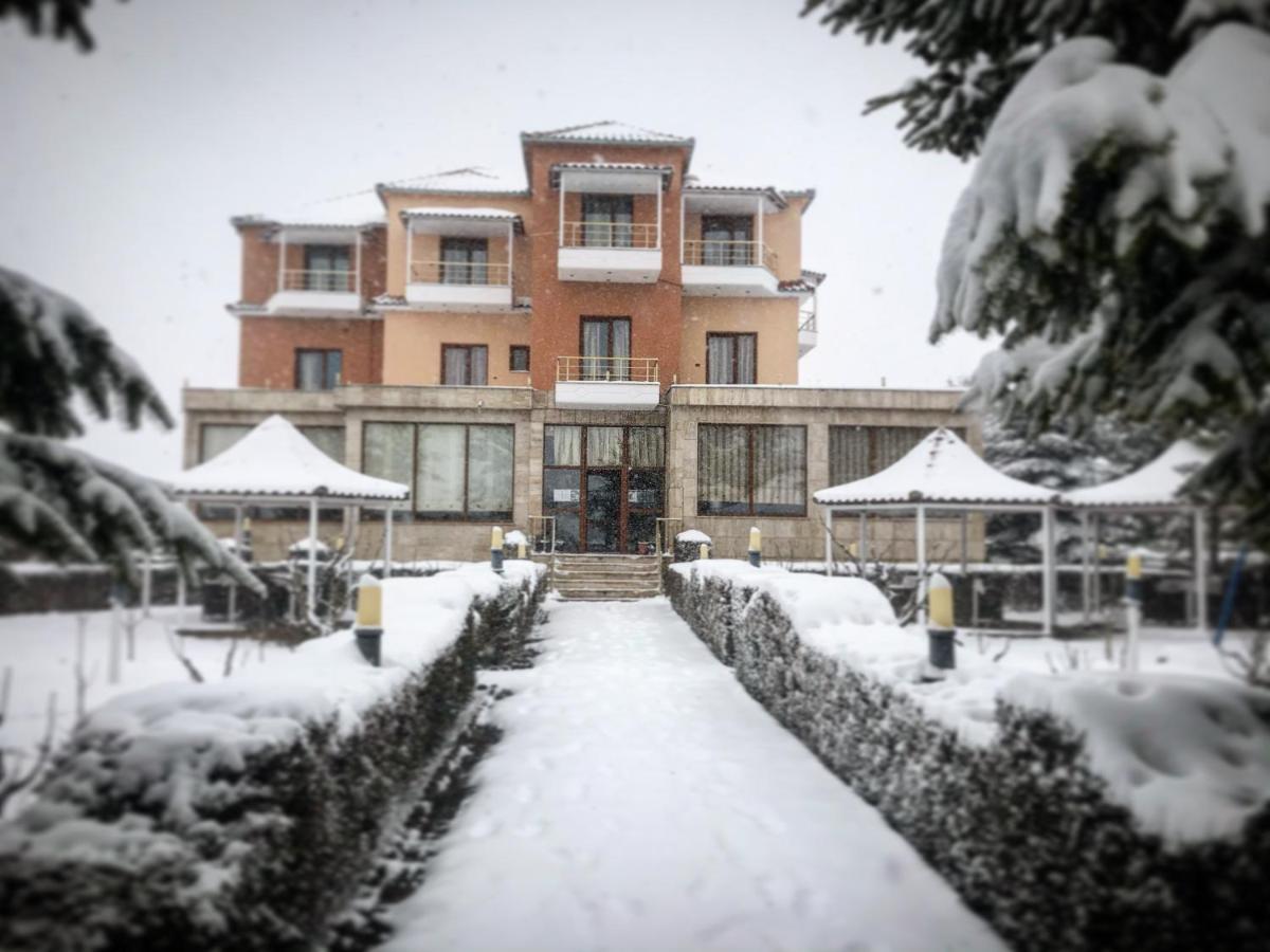 Hotel Paradise Bilisht ภายนอก รูปภาพ