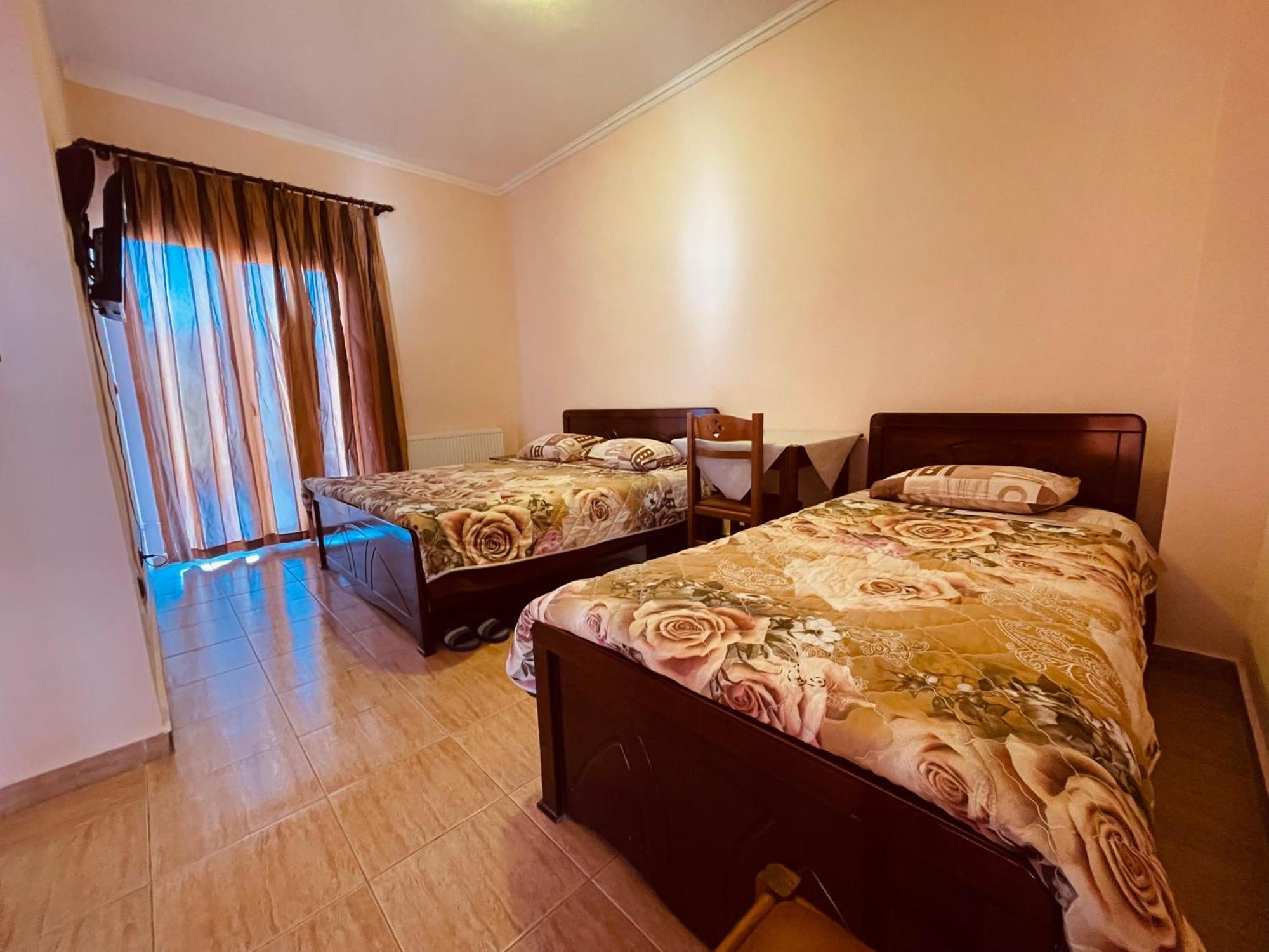 Hotel Paradise Bilisht ภายนอก รูปภาพ