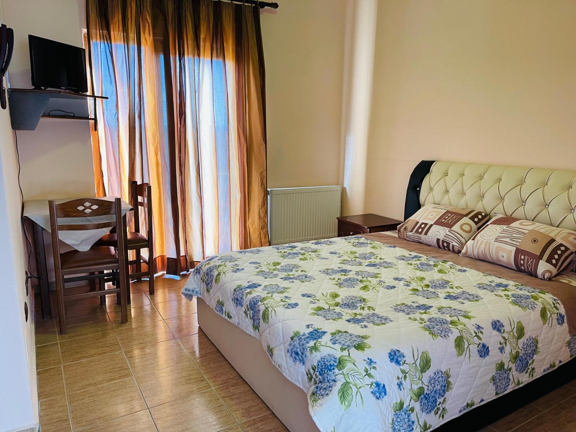 Hotel Paradise Bilisht ภายนอก รูปภาพ